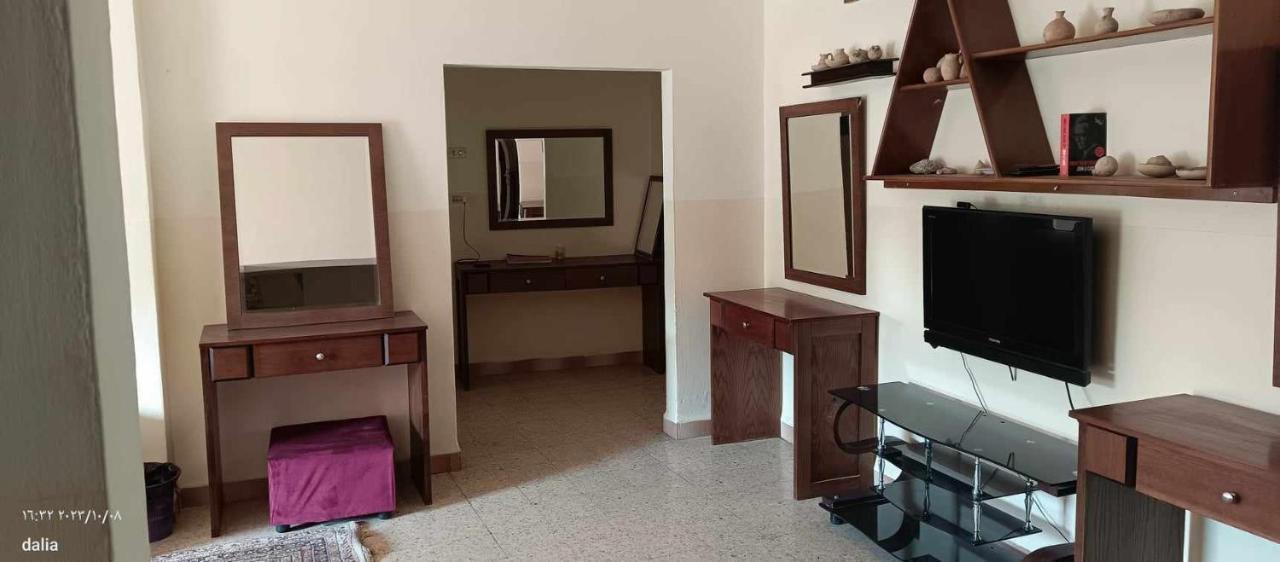 Student House Hostel Madaba Bagian luar foto