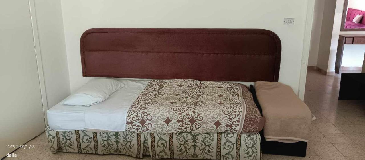 Student House Hostel Madaba Bagian luar foto