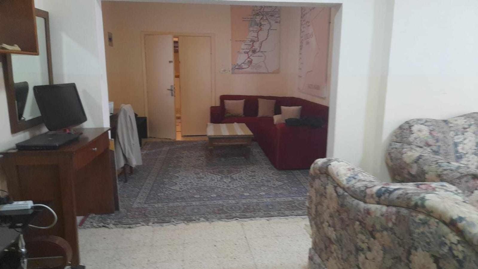 Student House Hostel Madaba Bagian luar foto