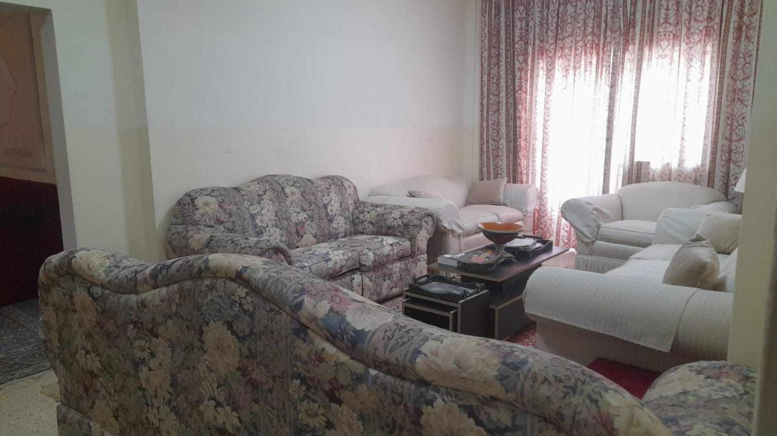 Student House Hostel Madaba Bagian luar foto